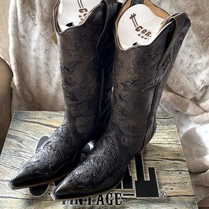 NIB ladies Corral grey fango/black lizard cowboy boots